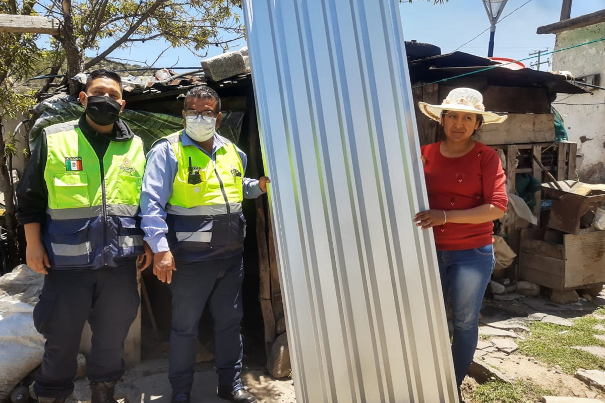 Entrega CEPC insumos a familias de Emiliano Zapata afectadas por lluvias