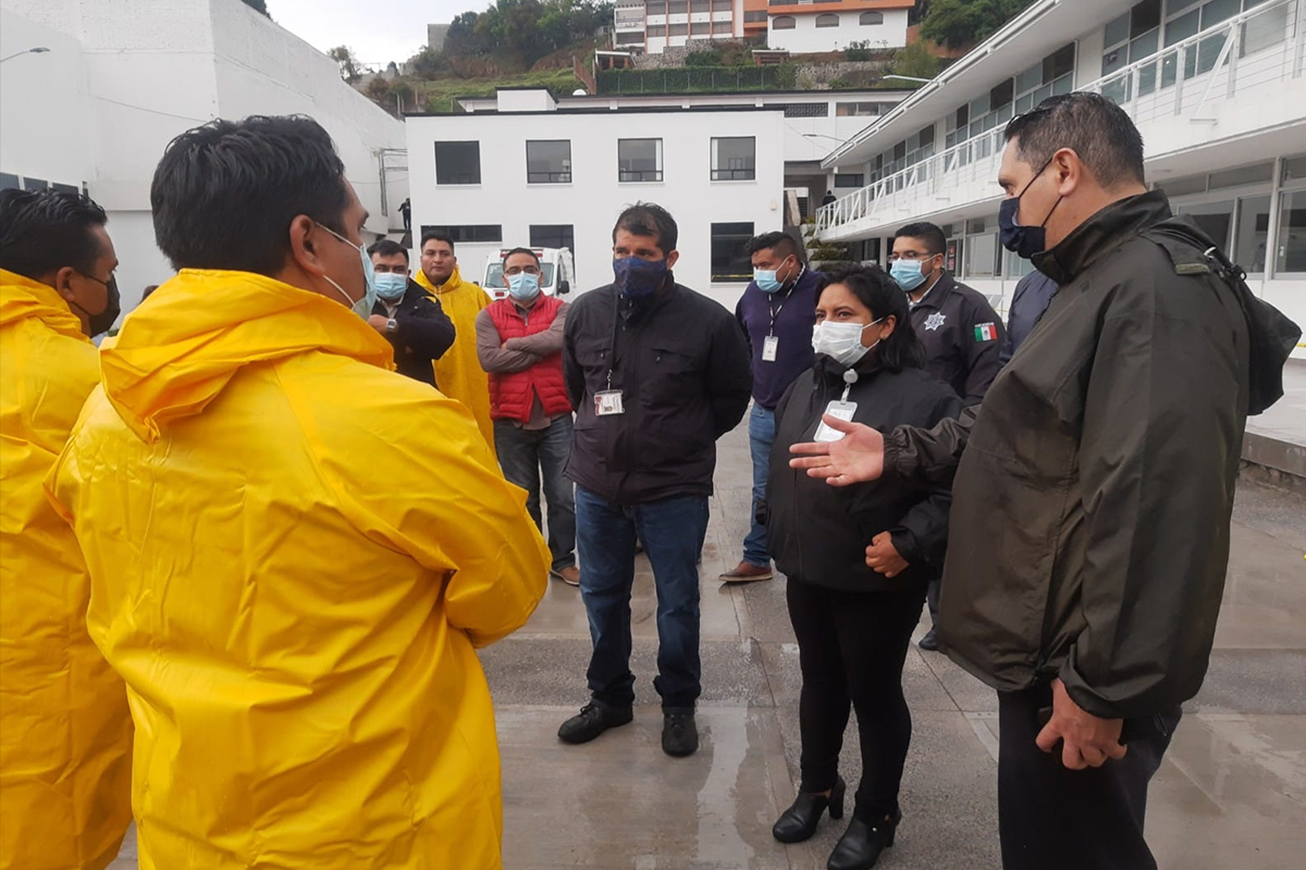 Atiende CEPC reporte de caída de barda por lluvia en la capital