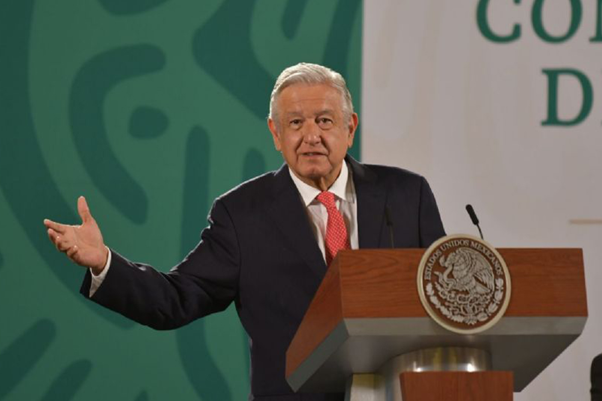 AMLO desmiente a consejeros del INE; "Hay presupuesto de sobra para la consulta"