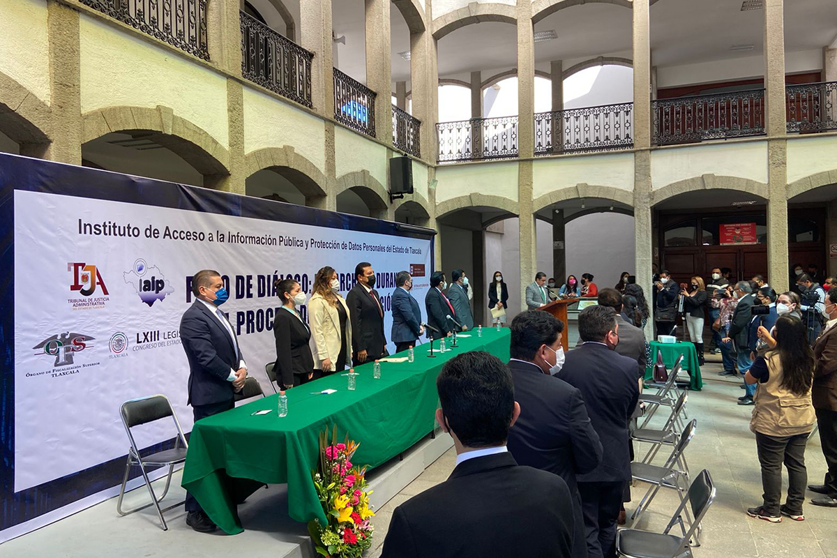 Asiste alcaldesa capitalina a Foro de Diálogo “Los Archivos Durante el Proceso de Entrega Recepción” en el Congreso del Estado