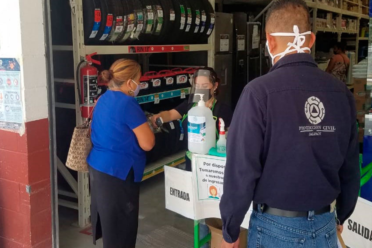 Comerciantes en Querétaro asumen incremento en costos de productos