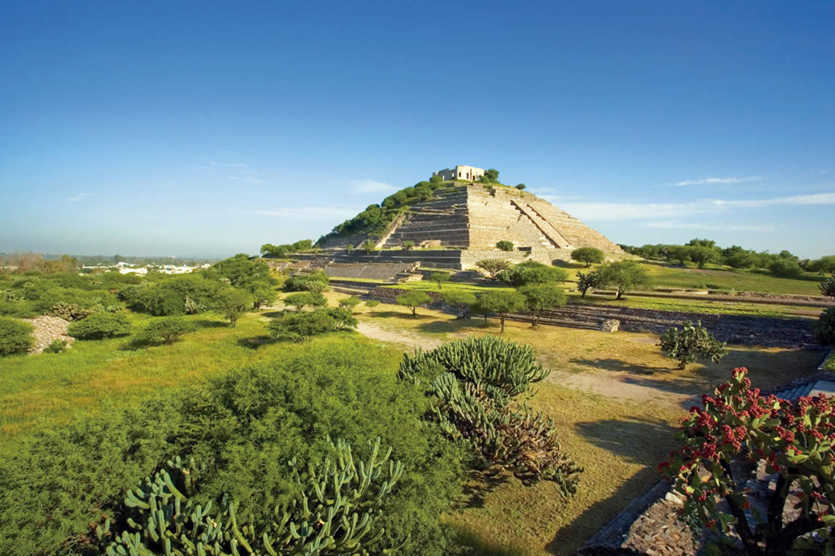 Zonas arqueológicas reciben sus primeros visitantes del año en Querétaro