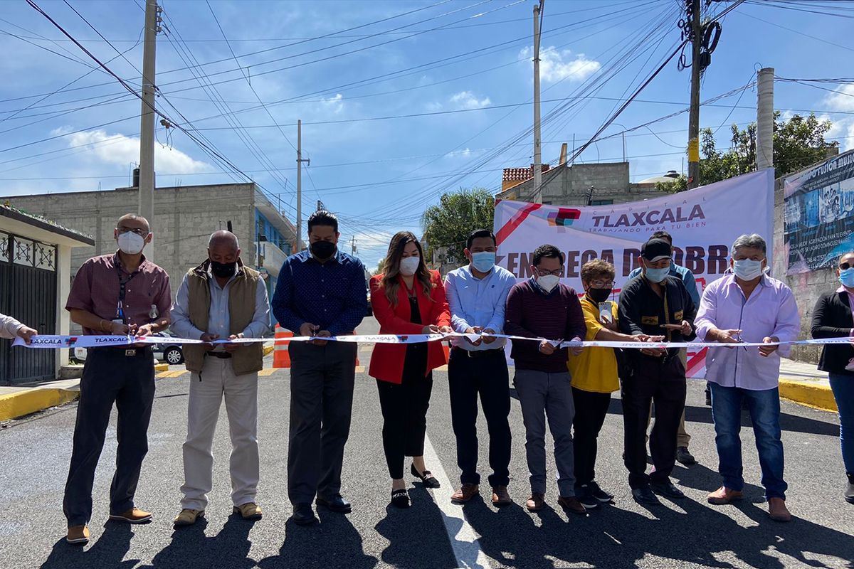 Inaugura alcaldesa capitalina Mildred Vergara obras en la Loma Xicohténcatl