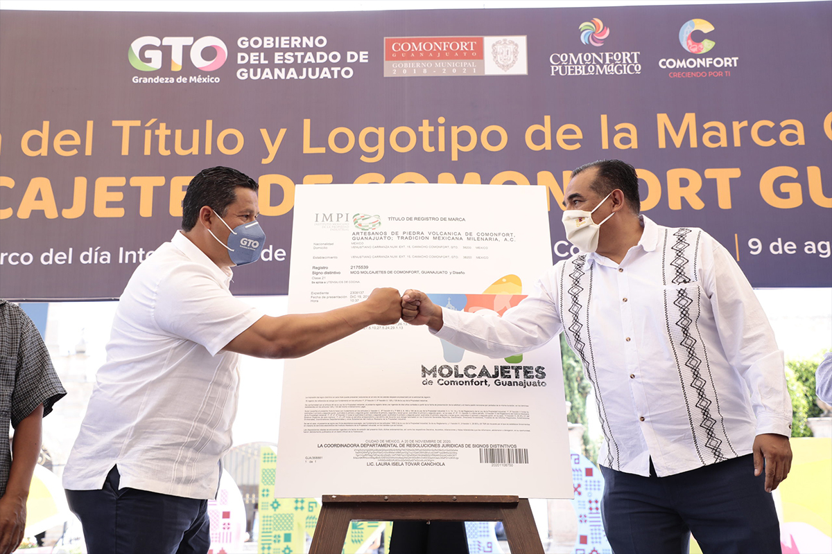Recibe Guanajuato el título y logotipo de la Marca Colectiva de Molcajetes de Comonfort