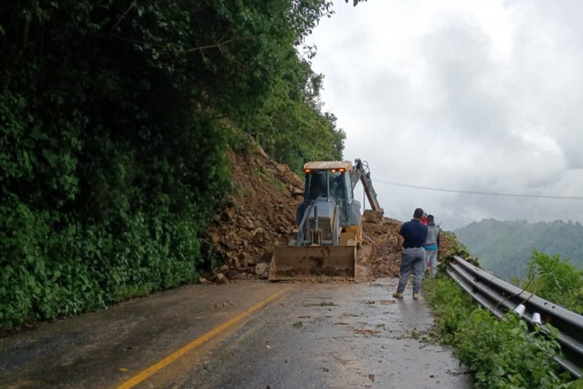 Deslaves en Veracruz en zonas de emergencia por Huracán Grace