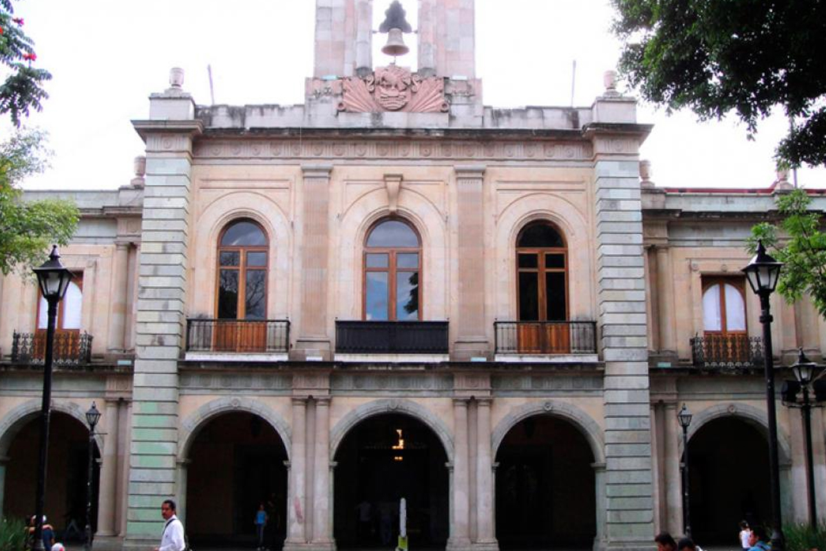 En huelga de hambre habitantes de Mitlatongo junto a Palacio de Gobierno