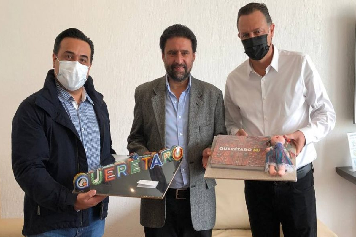 Mauricio Kuri y Luis Nava se reúnen con el alcalde de Perú