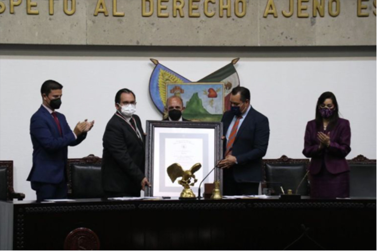 Otorga Congreso medalla Miguel Hidalgo a personal de salud