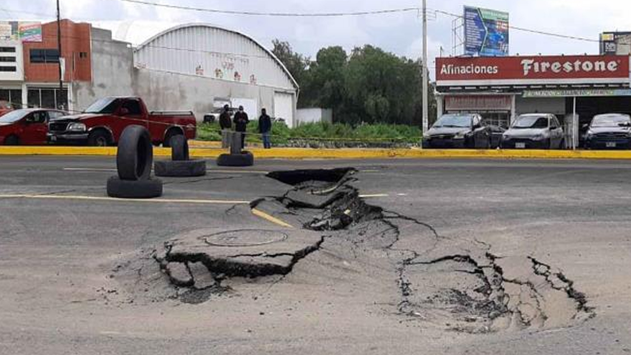 En menos de una semana se abren tres socavones en vías de Pachuca