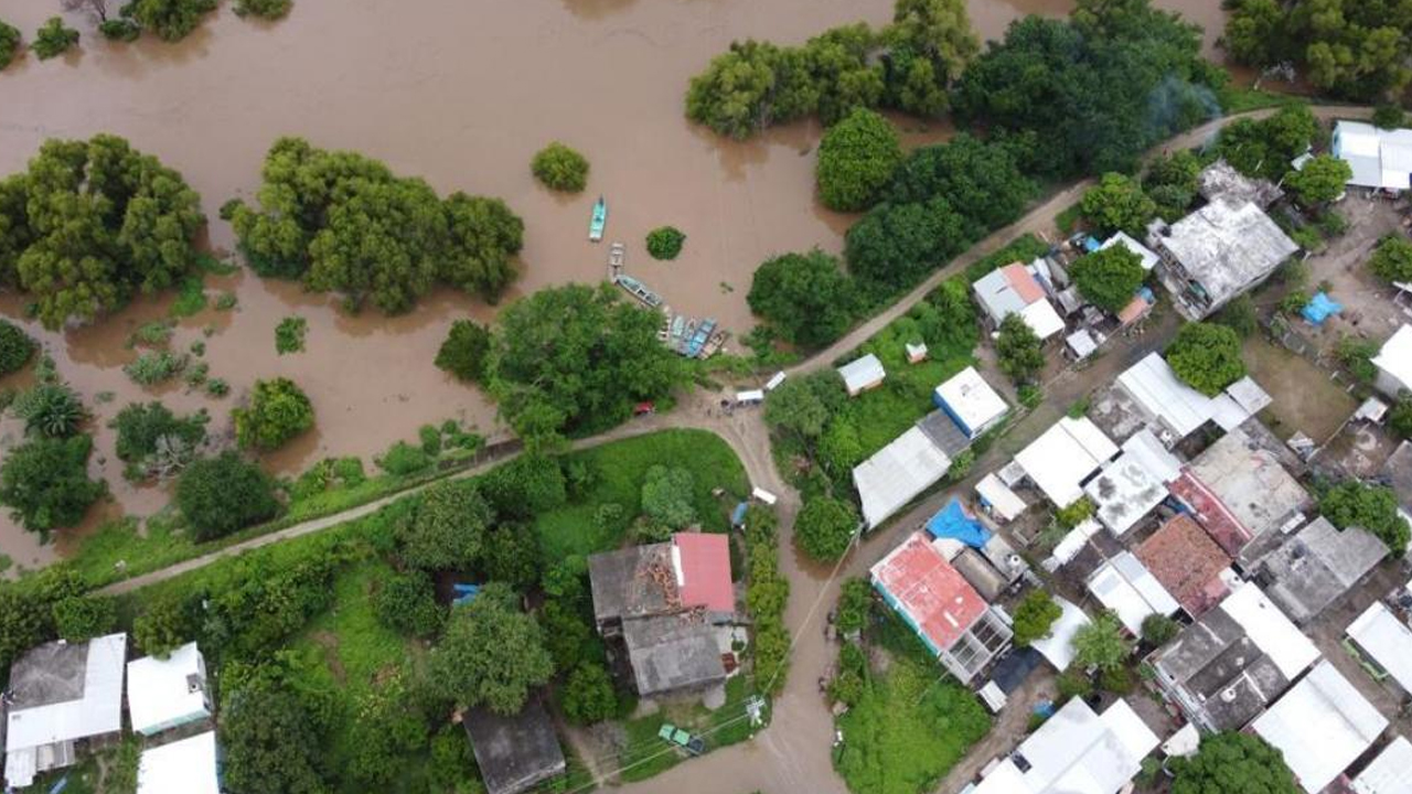 Hay alerta en zona oriente del Istmo de Oaxaca ante posible desbordamiento del río Ostuta