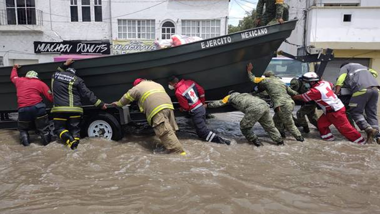 El Ejército y la Cruz Roja evacuan a damnificados en Hidalgo