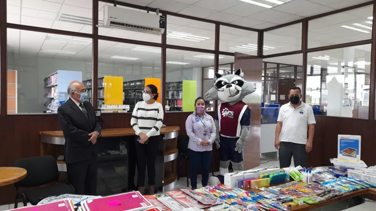 Se suma la Universidad Tecnológica de Salamanca a la colecta de útiles escolares que lleva a cabo el Voluntariado de la SEG