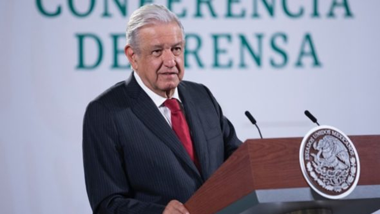 AMLO celebra fin de disputa entre mixes por manantial de agua en Oaxaca