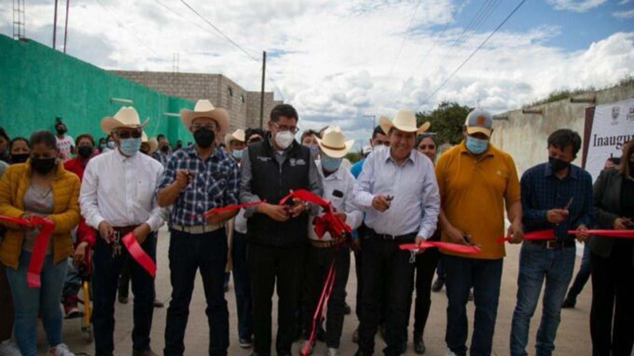 Gobernador David Monreal acompaña al Alcalde de Fresnillo, Saúl Monreal, a inauguración de obras