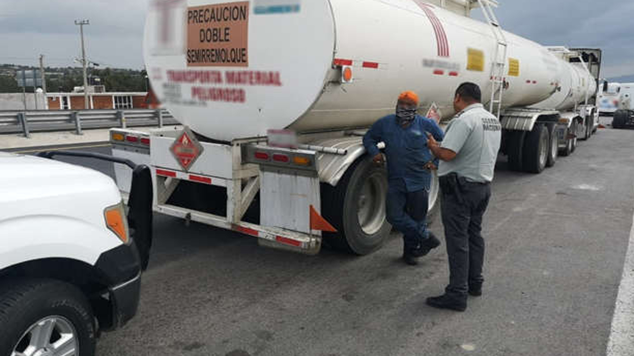 Guardia Nacional decomisa más de 60 mil litros de combustible en Hidalgo