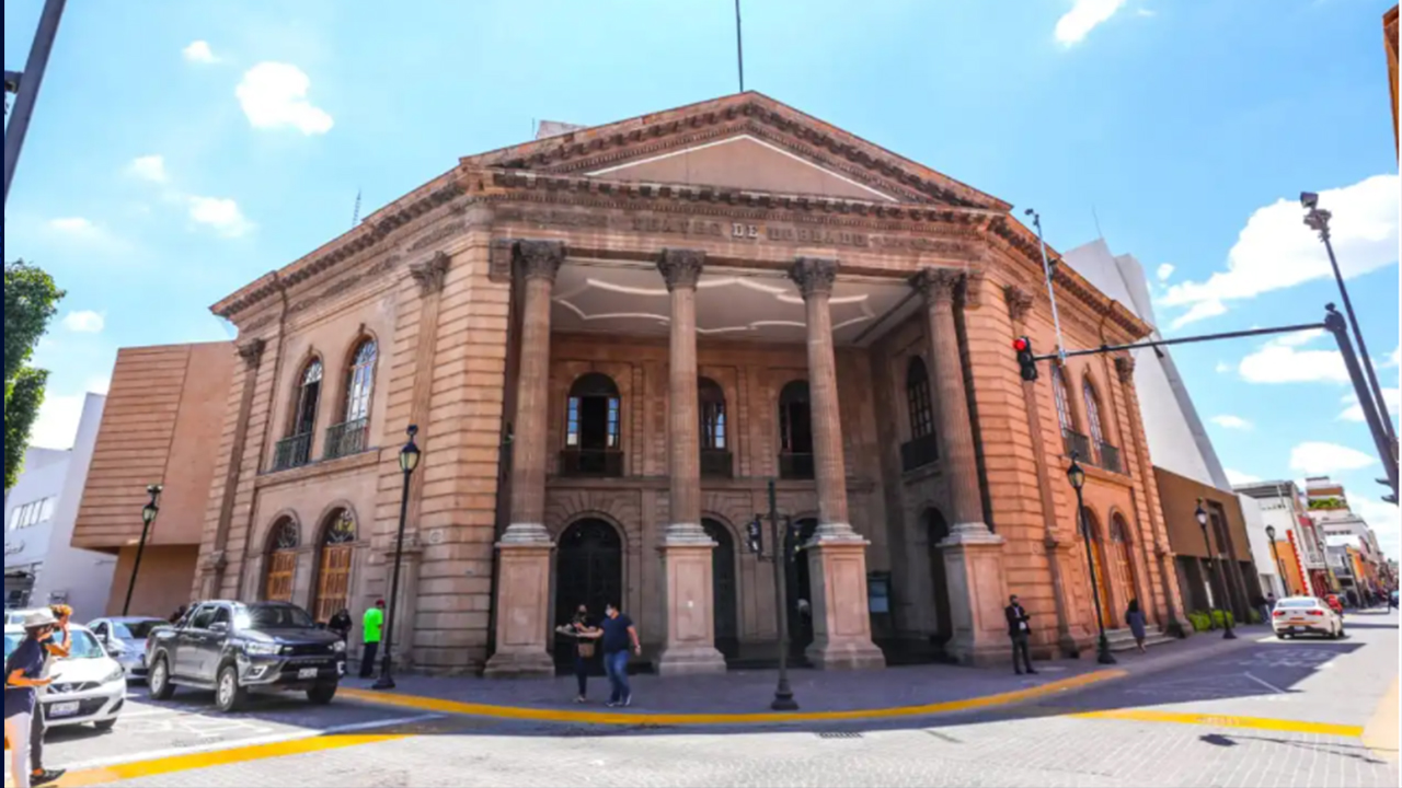 Entrega Gobernador de Guanajuato remodelación del Teatro Manuel Doblado