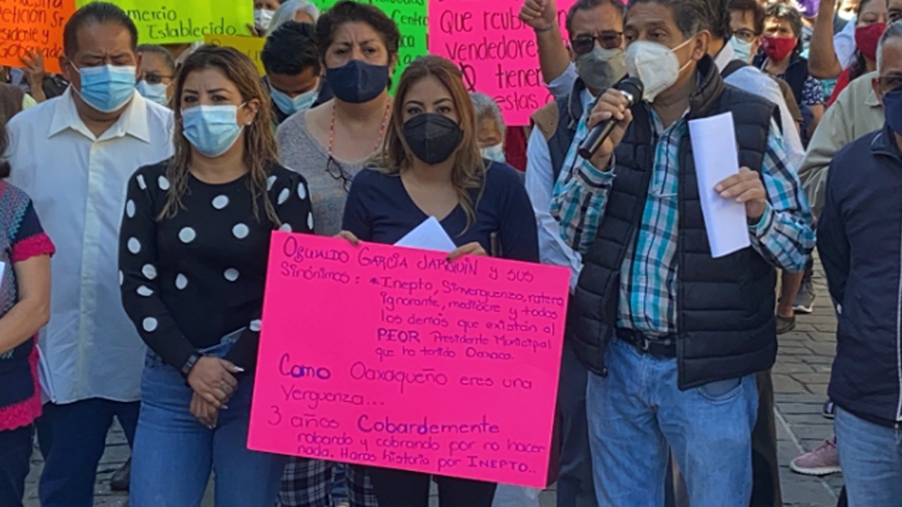 Comerciantes formales piden alto al ambulantaje en el zócalo de Oaxaca