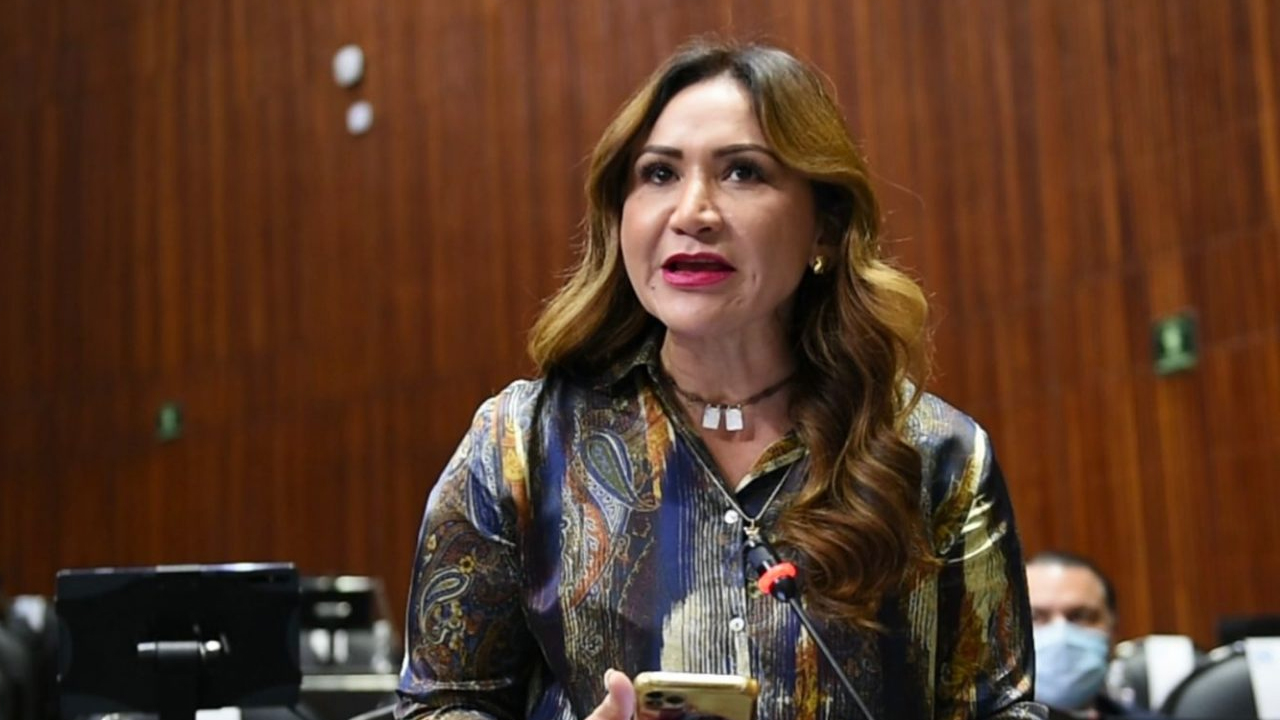 Busca Sonia Rocha vacunación para menores de edad en Querétaro