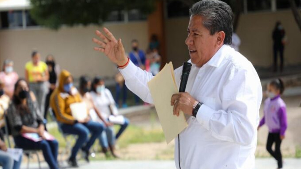 Entregan David Monreal y Verónica Díaz Becas “Benito Juárez” en el semidesierto; la educación es fundamental para consolidar la Cuarta Transformación, coinciden