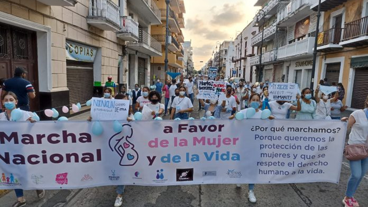En el puerto de Veracruz marcharon contra el aborto