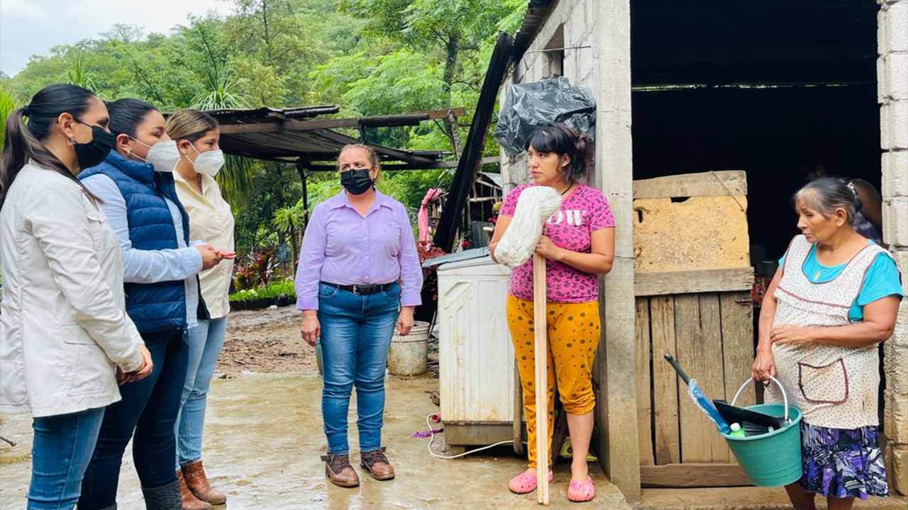 Continúan trabajos de apoyo a familias afectadas por las lluvias en el estado de Querétaro