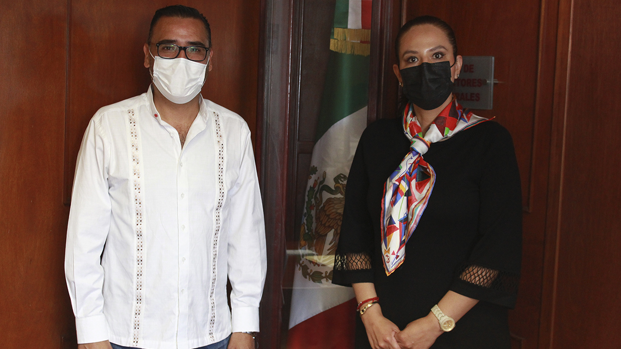 Presenta secretaria de Educación de Querétaro a nuevo Director General de COBAQ