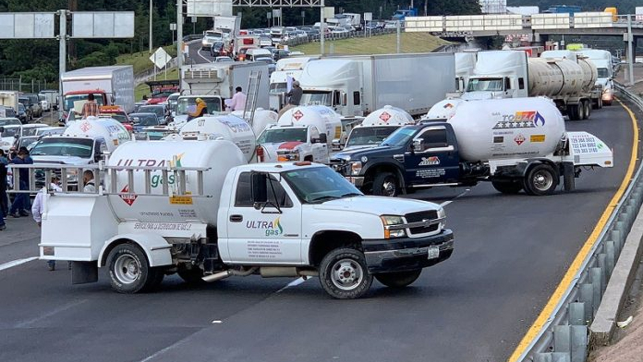 Gaseros comisionistas hasta de Veracruz colapsan la Ciudad de México y la carretera México Pachuca