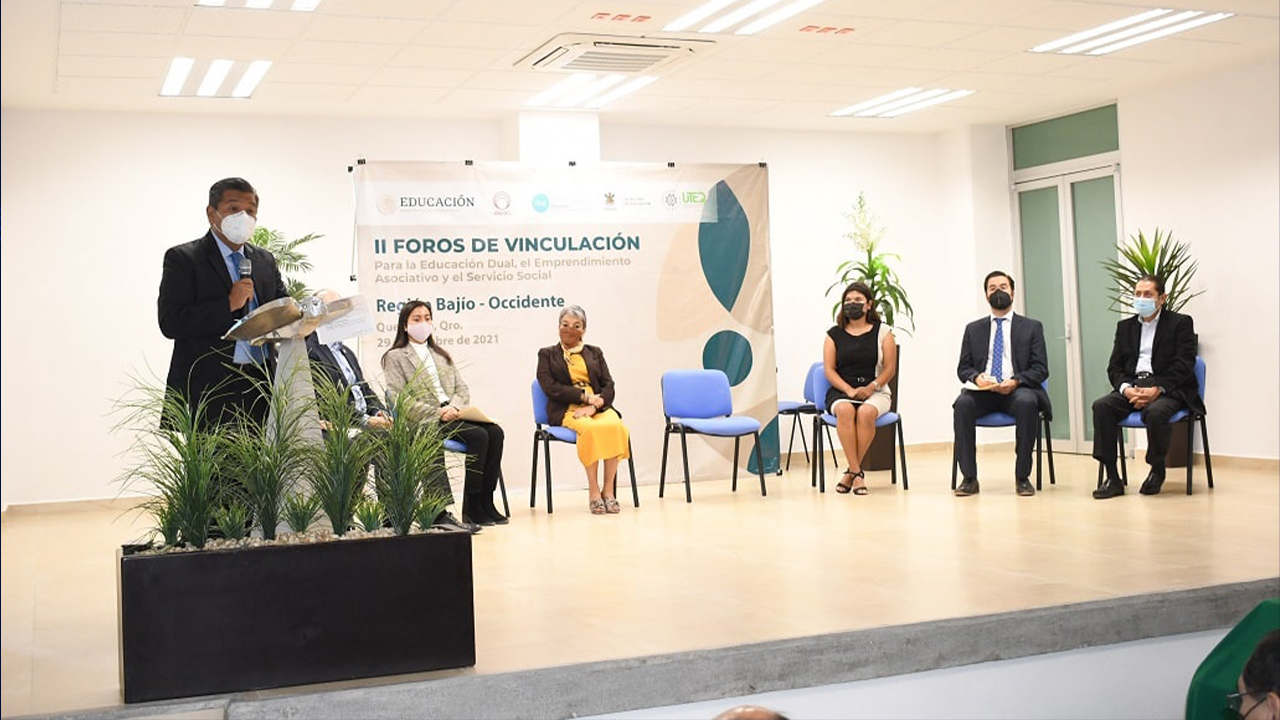 UTEQ sede del II Foro de Vinculación para la Educación Dual, el Emprendimiento Asociativo y Servicio Social de la Región Bajío-Occidente