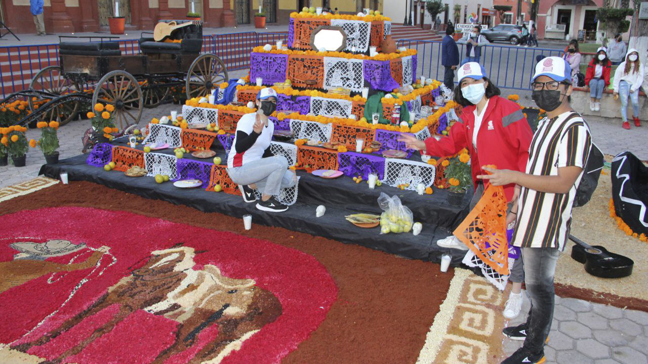 Celebra COBAQ Plantel 5 Cadereyta Día de Muertos