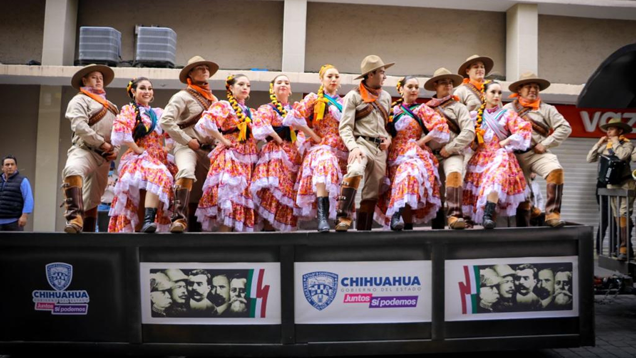 Participa Chihuahua con carros alegóricos en desfile conmemorativo de la Revolución Mexicana en la CDMX