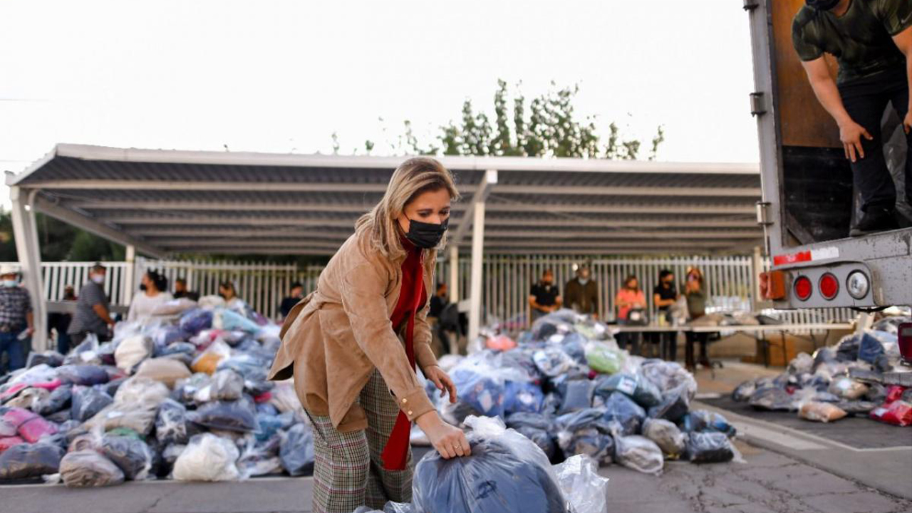 Encabeza Gobernadora y DIF Estatal arranque de entrega de 21 mil chamarras de la campaña ¡Juntos sin fío!