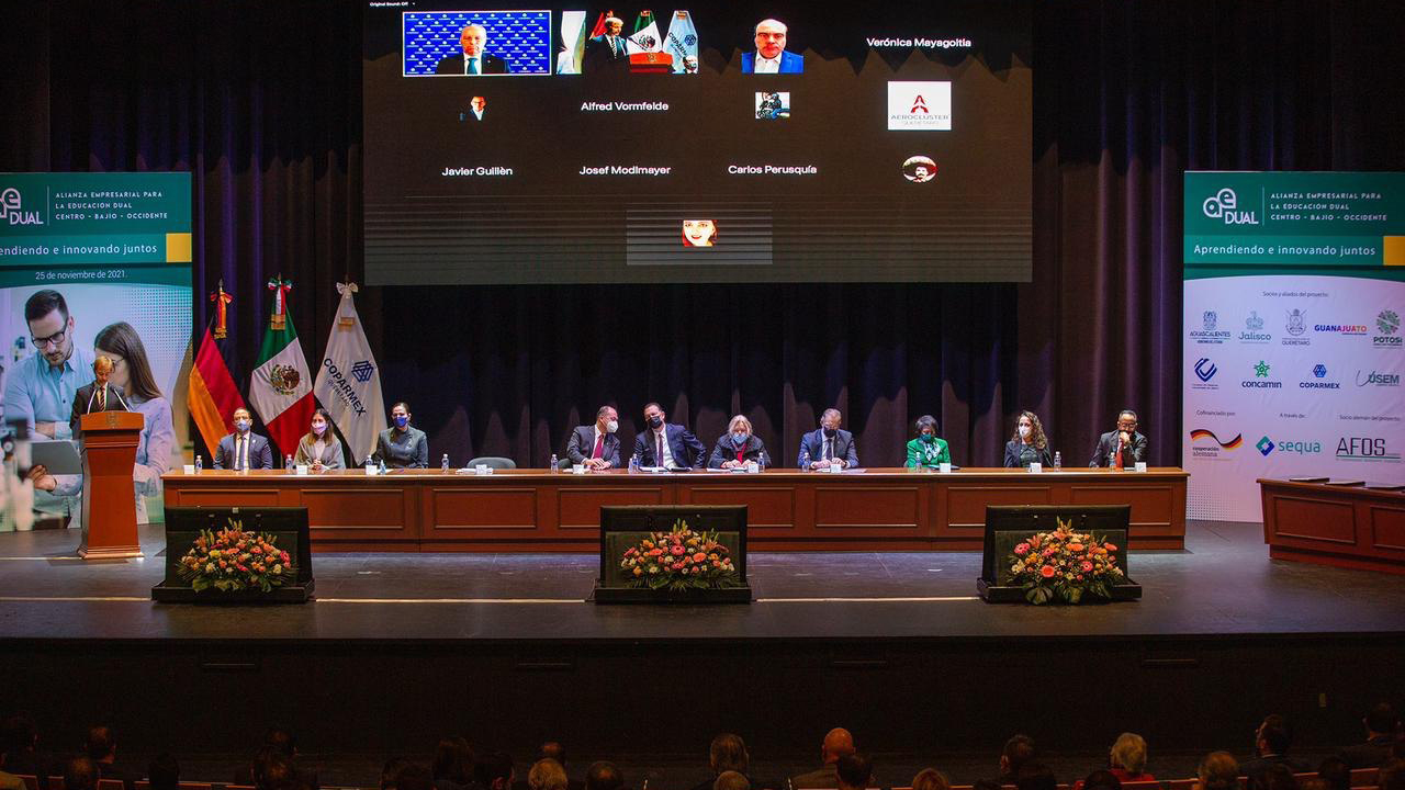 Encabeza Mauricio Kuri lanzamiento de la Alianza Empresarial para la Educación Dual Centro-Bajío-Occidente