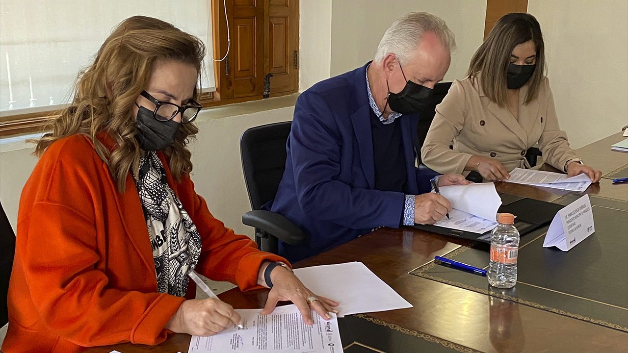 Firma IVEQ convenio de colaboración con el municipio de El Marqués
