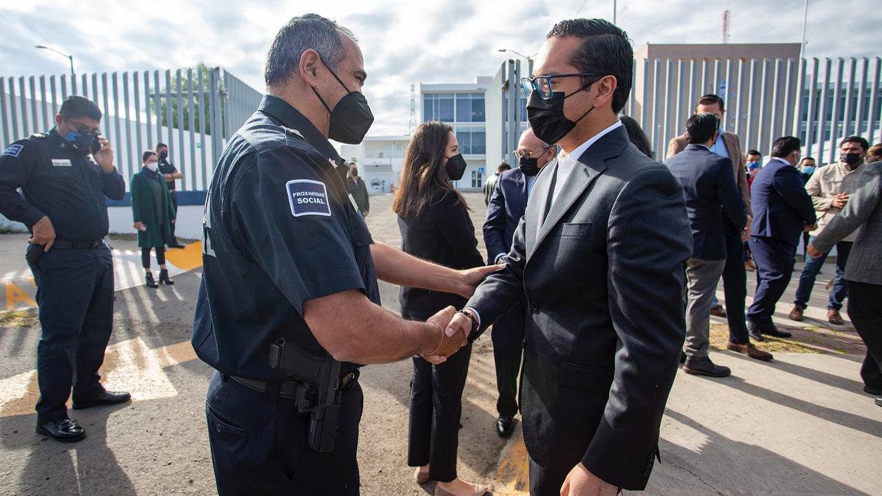 Reconocen trayectoria de las y los policías de Corregidora