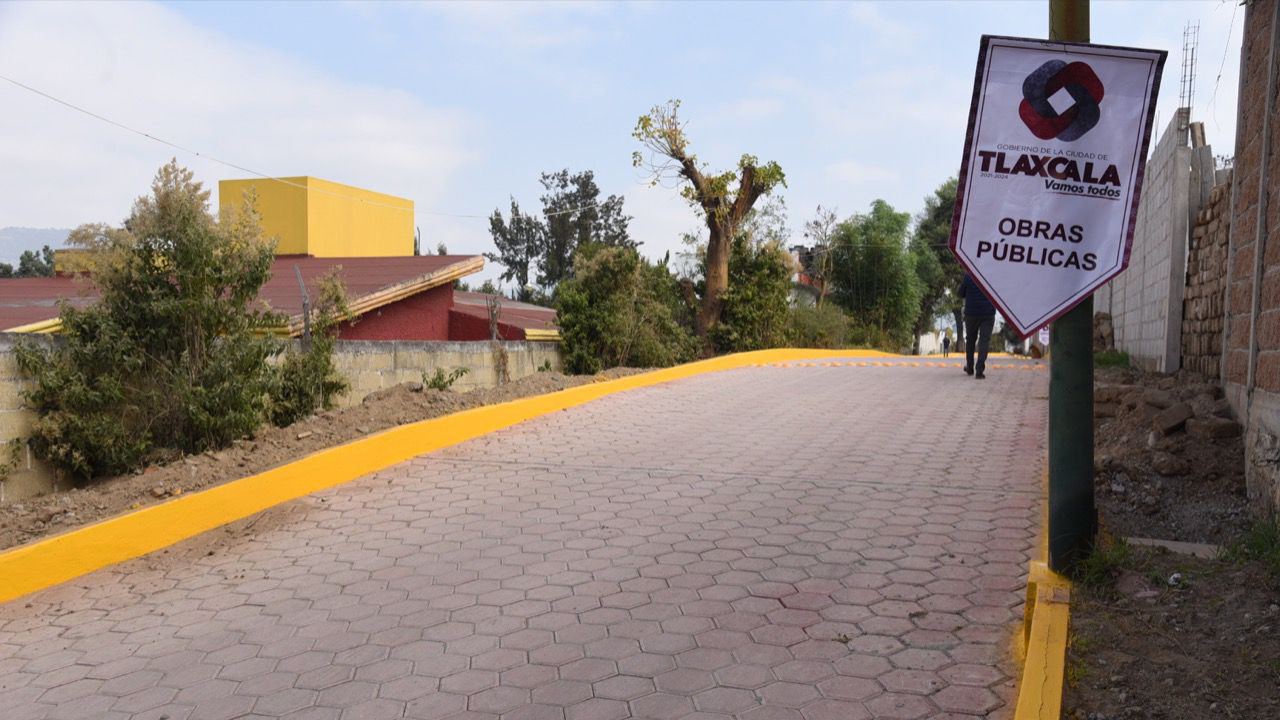 Entregan obras que cambian la vida a comunidades de Tlaxcala