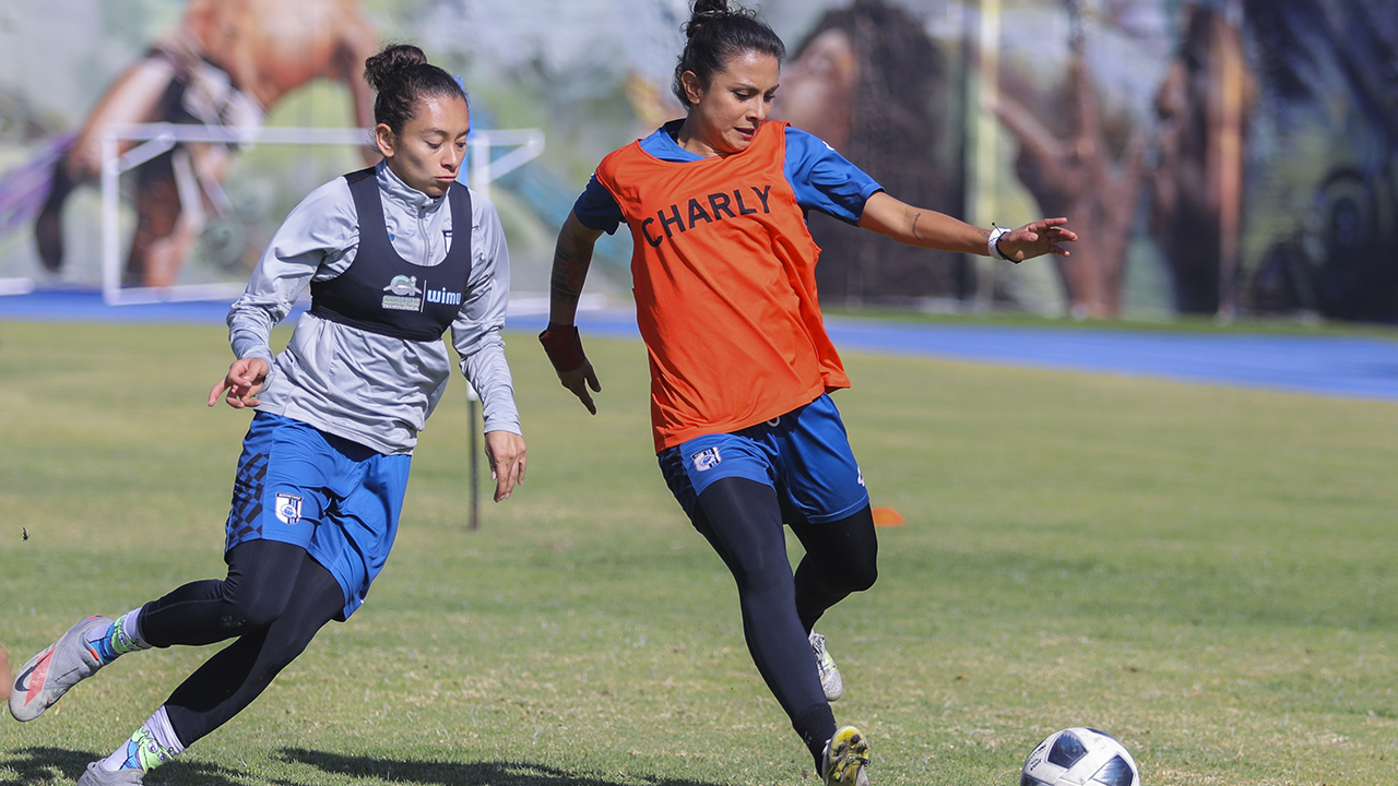 Gallos Femenil ya entrena en su nueva casa, el Estadio Olímpico Querétaro