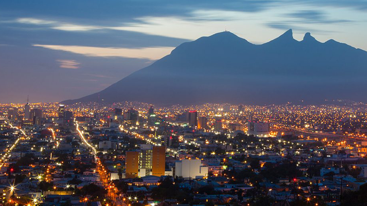 Nuevo León es la tierra de profesionistas