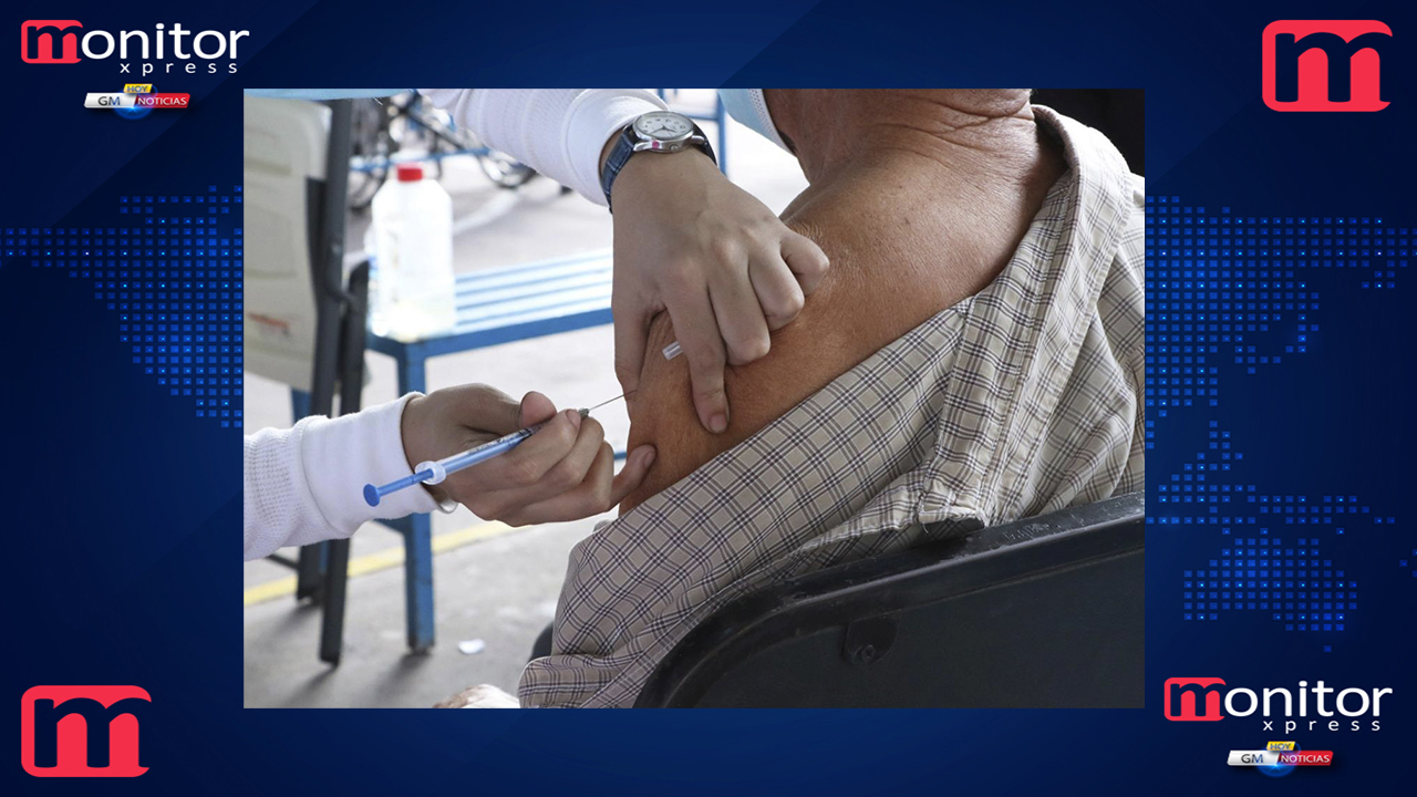 Monterrey comienza vacunación de refuerzo para mayores de 40 años