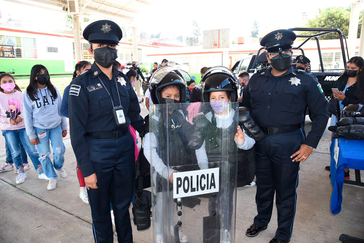 Disfrutan niños y niñas exhibiciones de equipo táctico de policía capitalina de Tlaxcala