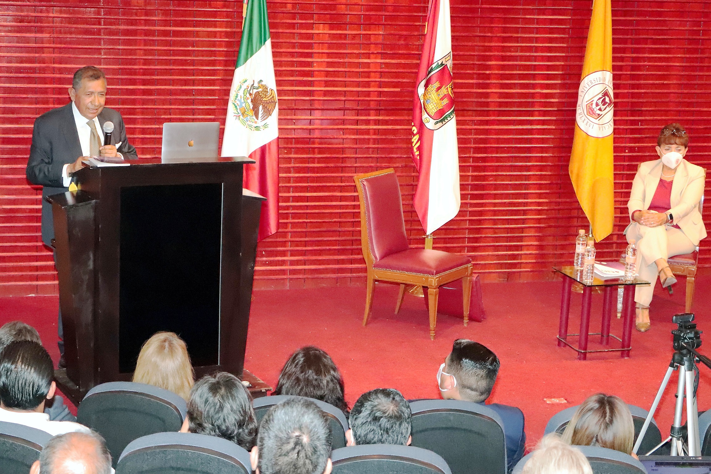 Modelo educativo de la UATx factor de referencia para la formación inicial