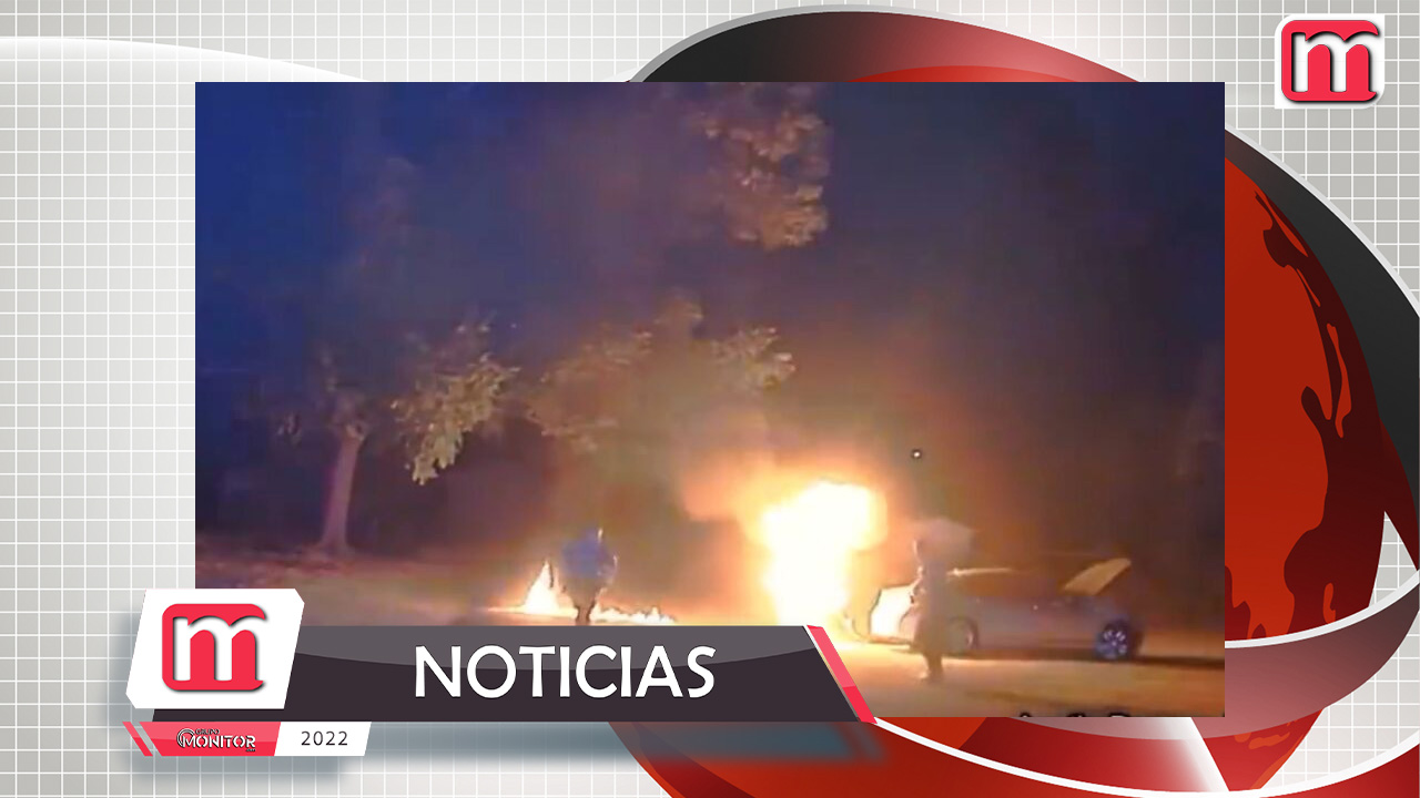 Motociclista se incendia tras recibir disparo de la policía