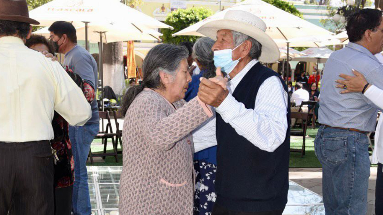 Están de regreso los Viernes de Danzón en Tlaxcala capital