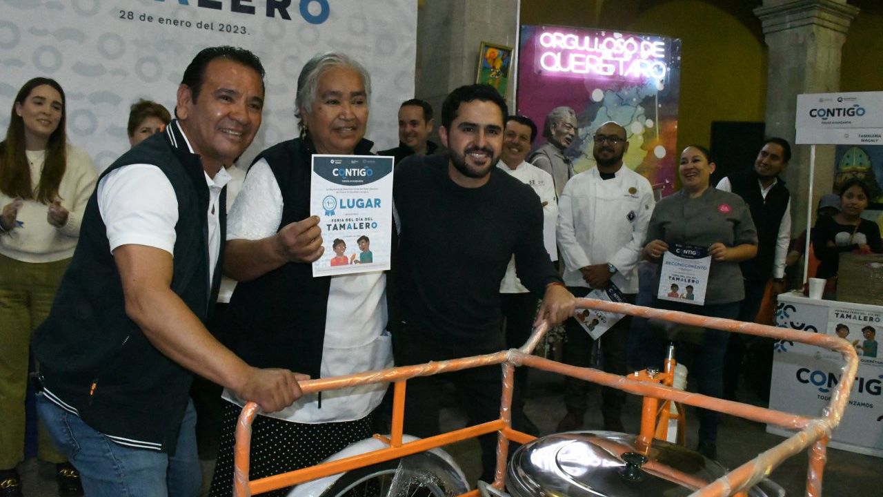 Realizan primera feria del Día del Tamalero