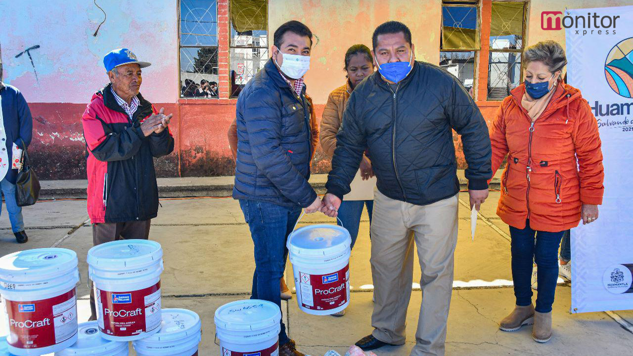 Con instalaciones dignas se fortalece la educación: Salvador Santos