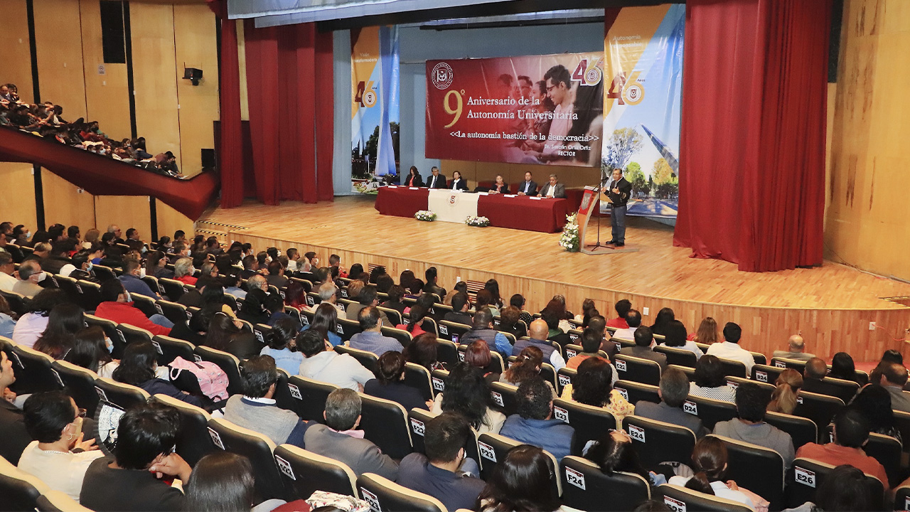 La universidad transforma la realidad social: Rector