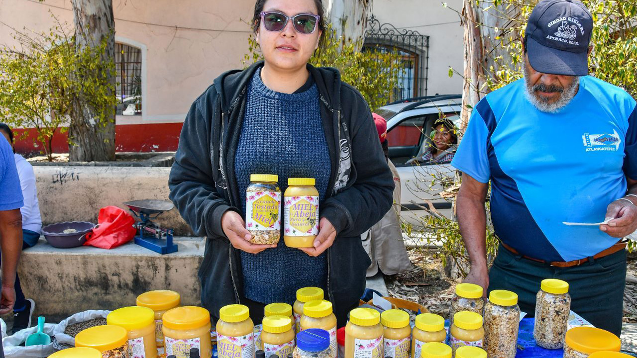 Con el tianguis de semilla se fortalece la economía de los productores locales: Salvador Santos