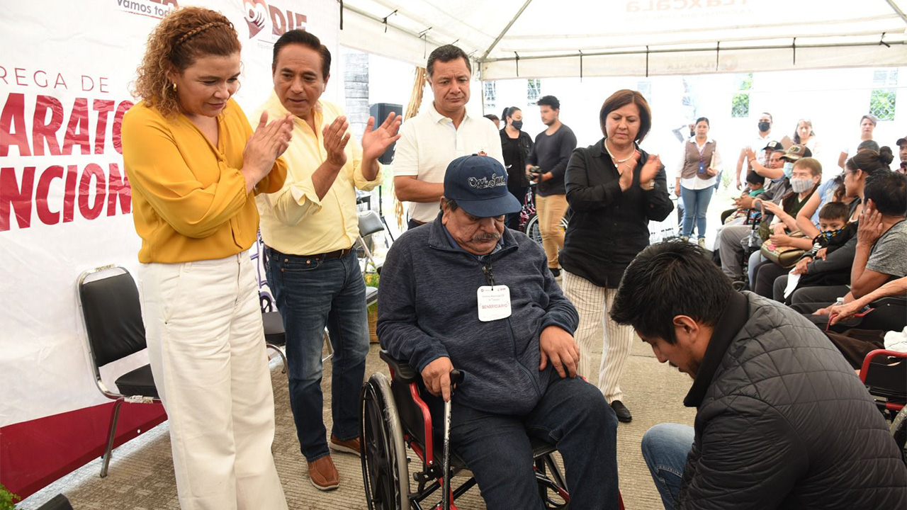 Entrega Jorge Corichi aparatos y ayudas funcionales