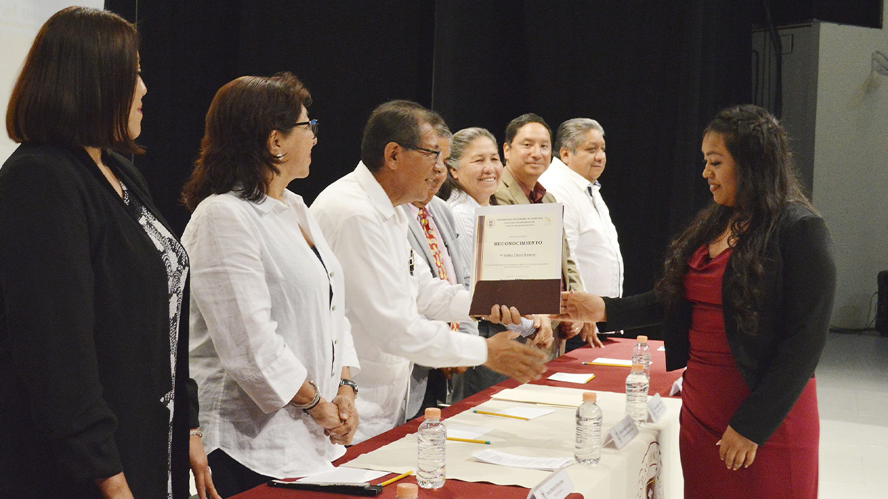 Culminan estudios en la Facultad de Agrobiología de la UATx