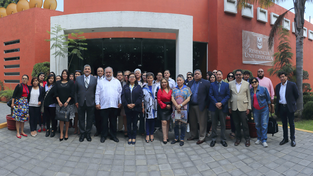 Reconoce UATx trabajo de periodistas en la entidad