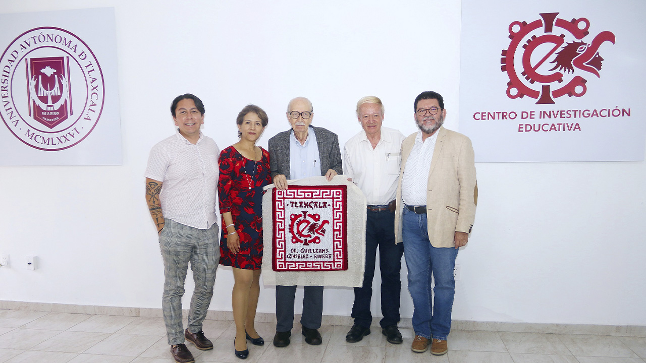 Dialogaron en UATx acerca de la práctica docente